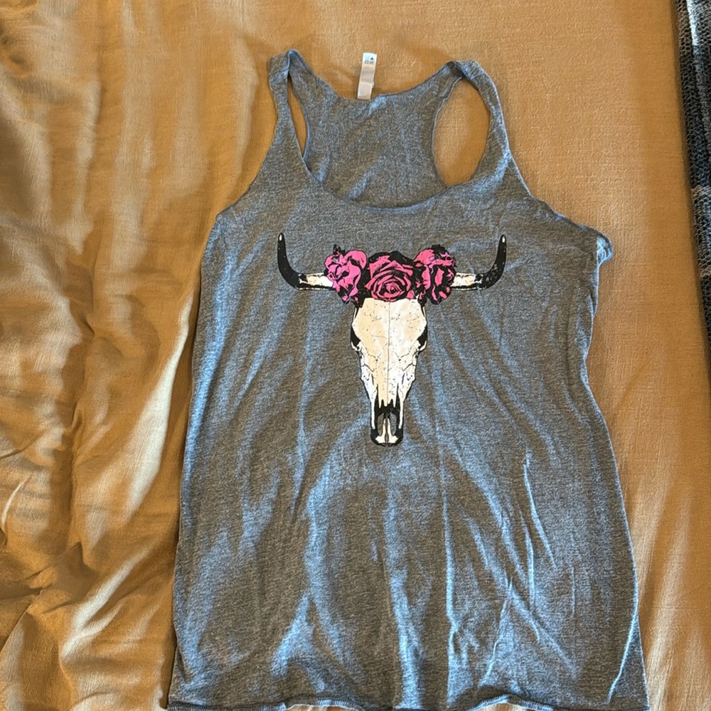 Charcoal grey tank top with  cattle skullwith flower print.
